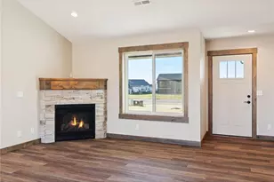 484 Coyote Way, New Richmond, WI 54017 - Photo 6