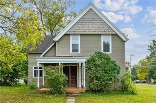 102 N 4th St, River Falls, WI 54022 - Photo 4