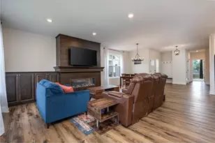 637 Maple Ct, New Richmond, WI 54017 - Photo 4