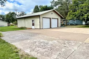 2003 S Broadway St, Menomonie, WI 54751 - Photo 28
