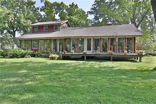 518 Trout Brook Dr, Roberts, WI 54023 - Photo 1