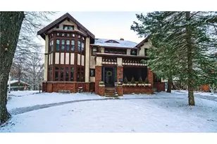 329 Park Cir, Menomonie, WI 54751 - Photo 1