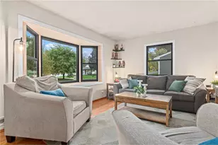 616 Hattie Ln, Saint Paul, MN 55125 - Photo 6