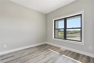 296 Vly Ests Ct, Hudson, WI 54016 - Photo 14