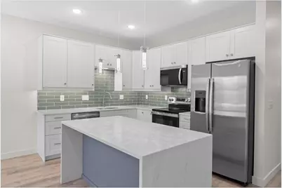 425 W 8th Street #20, New Richmond, WI 54017 - Photo 4