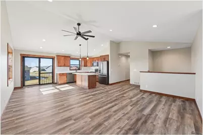 485 Coyote Way, New Richmond, WI 54017 - Photo 4