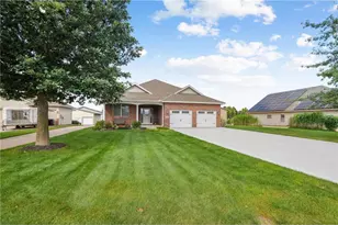 7785 Clydesdale Cir, Circle Pines, MN 55014 - Photo 4
