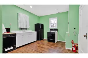 503 11th St, Menomonie, WI 54751 - Photo 8