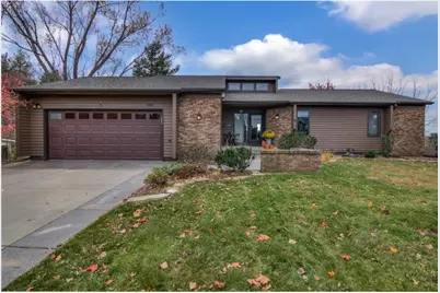 1314 16th Avenue, Menomonie, WI 54751 - Photo 2