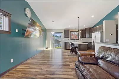 1050 Pheasant Run, New Richmond, WI 54017 - Photo 6