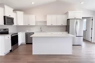 617 Field Point St, Roberts, WI 54023 - Photo 2