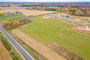 390 Candy Ln, River Falls, WI 54022 - Photo 4