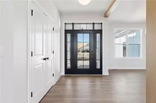 610 Field Point St, Roberts, WI 54023 - Photo 6