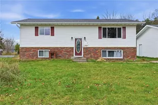 816 E 9th St, Ladysmith, WI 54848 - Photo 1