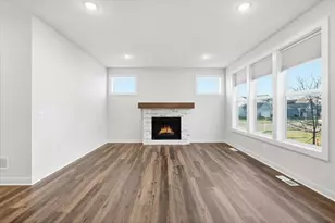 2990 Coventry Cir, River Falls, WI 54022 - Photo 4