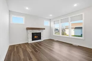 2990 Coventry Cir, River Falls, WI 54022 - Photo 6