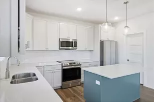 2990 Coventry Cir, River Falls, WI 54022 - Photo 10