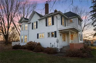 1045 Grove St, Cumberland, WI 54829 - Photo 4