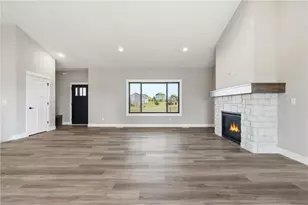 1434 E Oaks Trail, Saint Joseph, WI 54082 - Photo 6