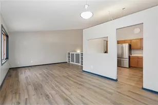 1281 Edgehill Ct, Maplewood, MN 55109 - Photo 10