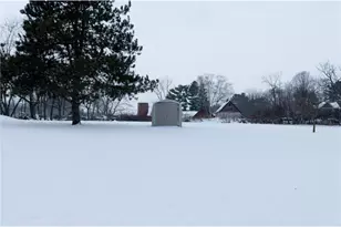 1412 Birchwood Ln, Eau Claire, WI 54703 - Photo 6