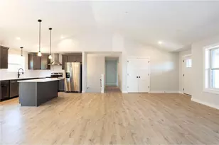 949 Riverdale Ct, Star Prairie Township, WI 54025 - Photo 4