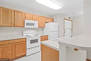 6983 21st St, Oakdale, MN 55128 - Photo 16