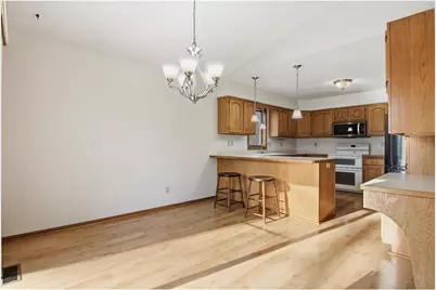 706 Fox Tree Lane, Hudson, WI 54016 - Photo 10