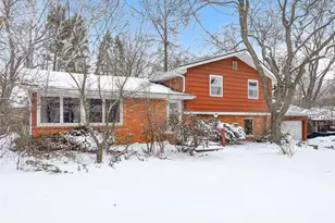 1015 W Maple St, River Falls, WI 54022 - Photo 4