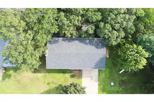 911 Radcliffe Ave, Altoona, WI 54720 - Photo 4