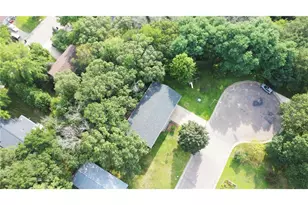 911 Radcliffe Ave, Altoona, WI 54720 - Photo 6