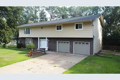 911 Radcliffe Avenue, Altoona, WI 54720 - Photo 2