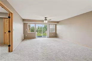 935 Ferndale Street, Saint Paul, MN 55119 - Photo 10