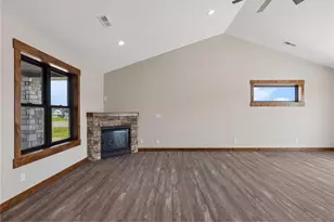 466 Coyote Way, New Richmond, WI 54017 - Photo 6