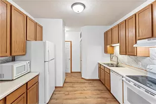 90 Bridgewater Trail, Hudson, WI 54016 - Photo 8