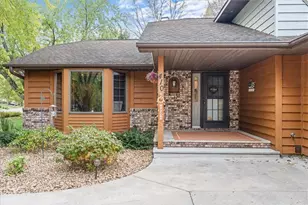 410 River Hills Rd, River Falls, WI 54022 - Photo 4