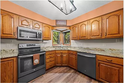 410 River Hills Road, River Falls, WI 54022 - Photo 10