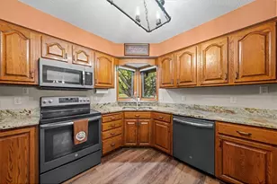 410 River Hills Rd, River Falls, WI 54022 - Photo 10