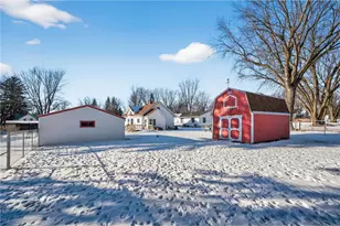 306 N Division St, Roberts, WI 54023 - Photo 30