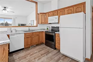 1016 W Ridge Ct, New Richmond, WI 54017 - Photo 6