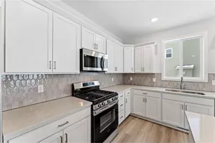 1125 Legacy Pkwy, New Richmond, WI 54017 - Photo 8