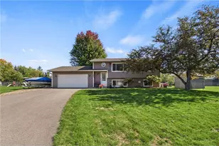 1823 Houle Cir, Hugo, MN 55038 - Photo 2