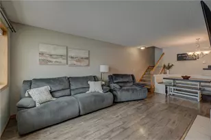 3581 Sterling Heights Dr, River Falls, WI 54022 - Photo 4