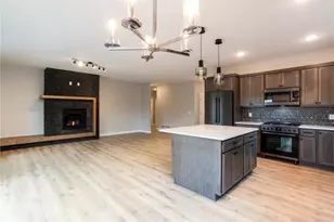 249 Saddle Ridge Ln, Troy Township, WI 54022 - Photo 12