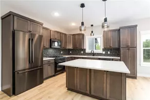 249 Saddle Ridge Ln, Troy Township, WI 54022 - Photo 8