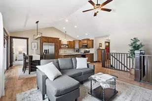 6362 Wilder Ln, Eau Claire, WI 54703 - Photo 4