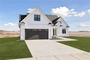 610 Field Point St, Warren Township, WI 54023 - Photo 4