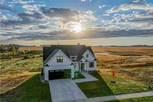 610 Field Point St, Warren Township, WI 54023 - Photo 1