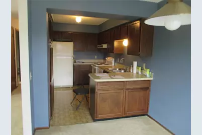 2870 Castleford Court, Saint Paul, MN 55125 - Photo 4