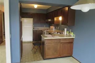 2870 Castleford Ct, Saint Paul, MN 55125 - Photo 4